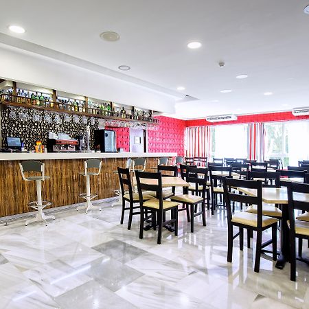 First Flatotel Internacional ベナルマデナ エクステリア 写真