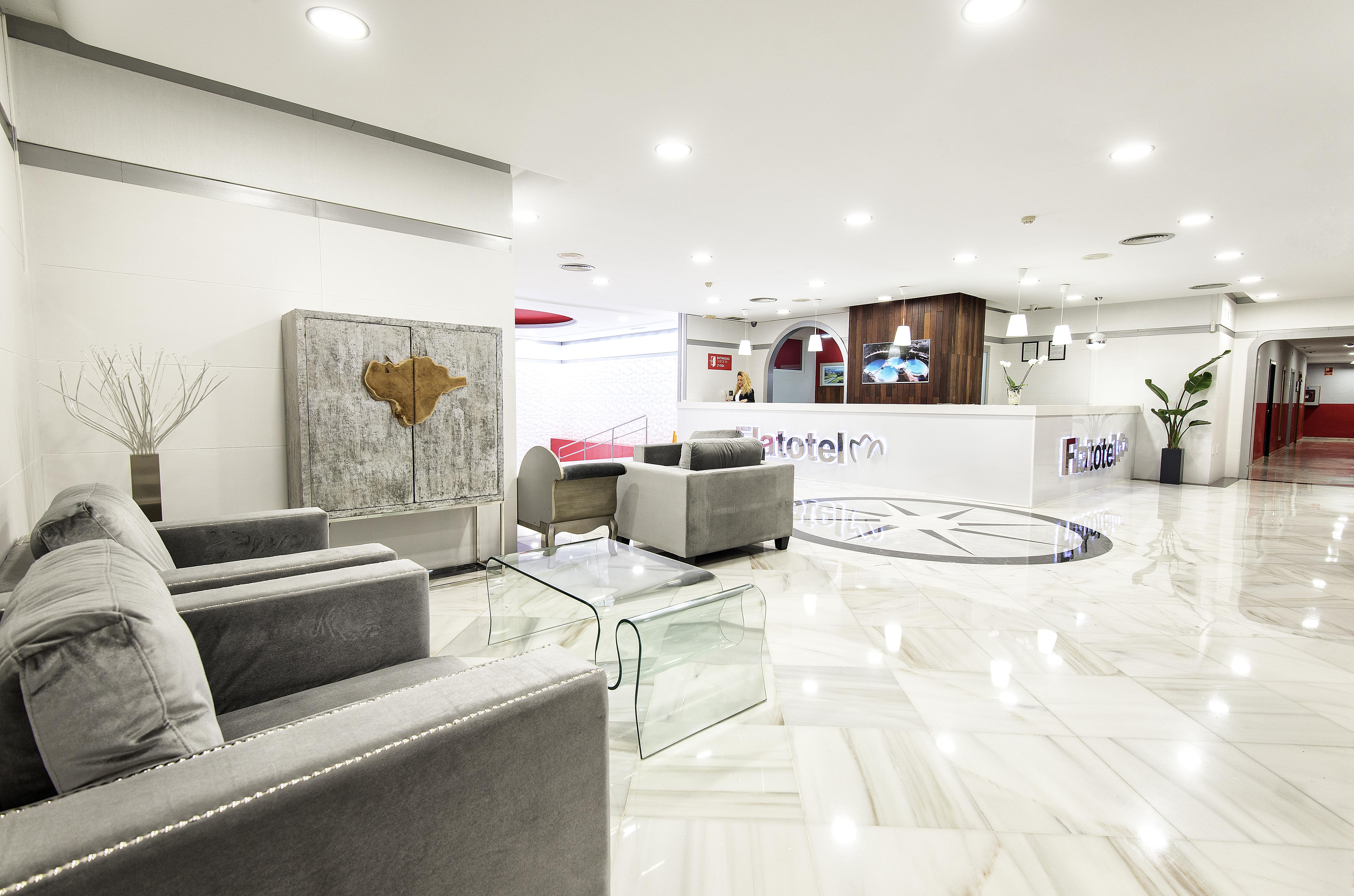 First Flatotel Internacional ベナルマデナ エクステリア 写真