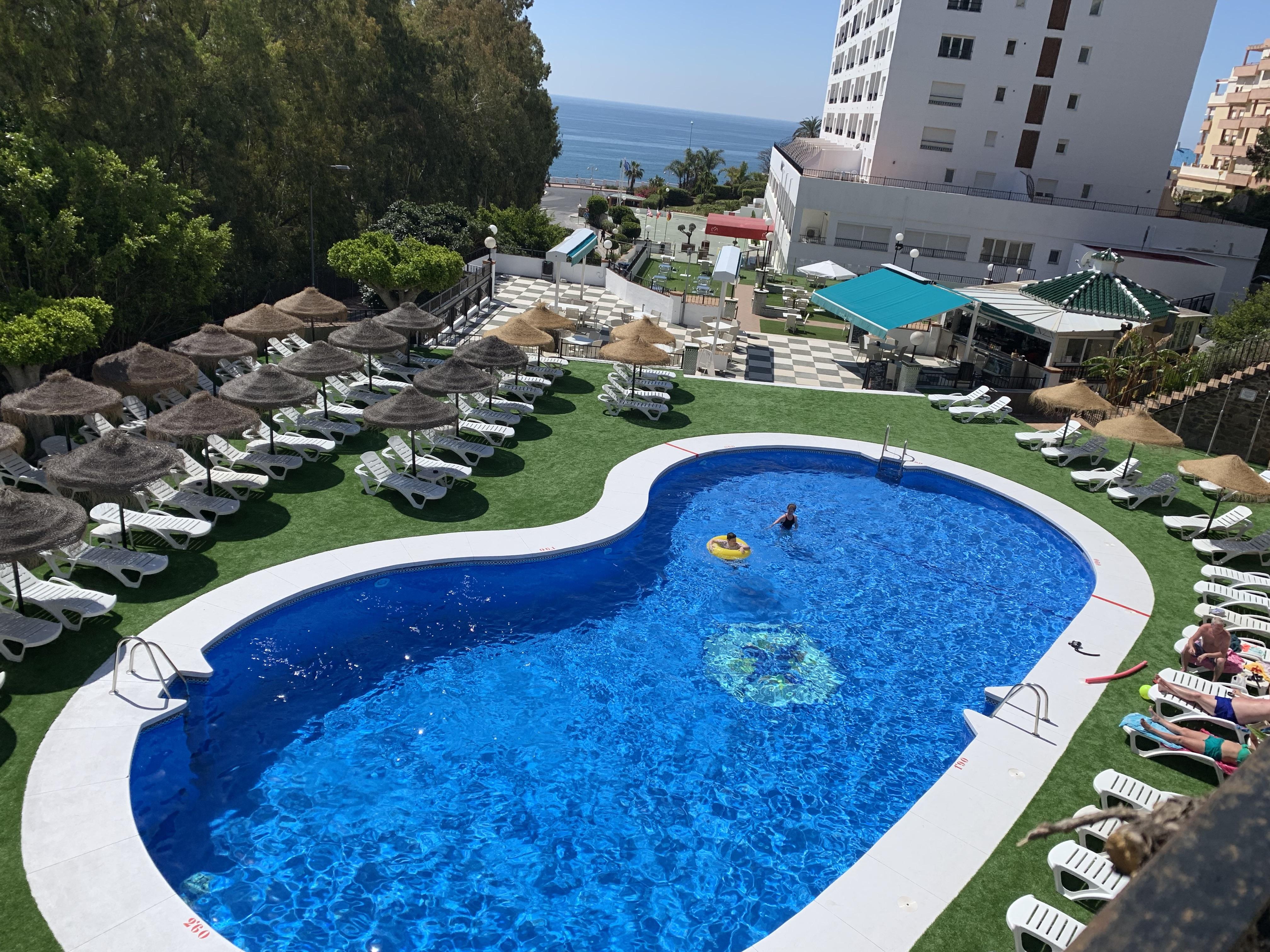 First Flatotel Internacional ベナルマデナ エクステリア 写真